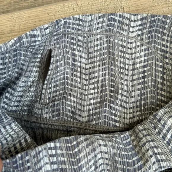 Size4 Lululemon athletica leggings - Picture 5 of 5